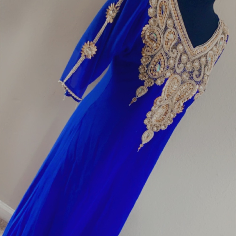 Dress - Picture 2 of 3